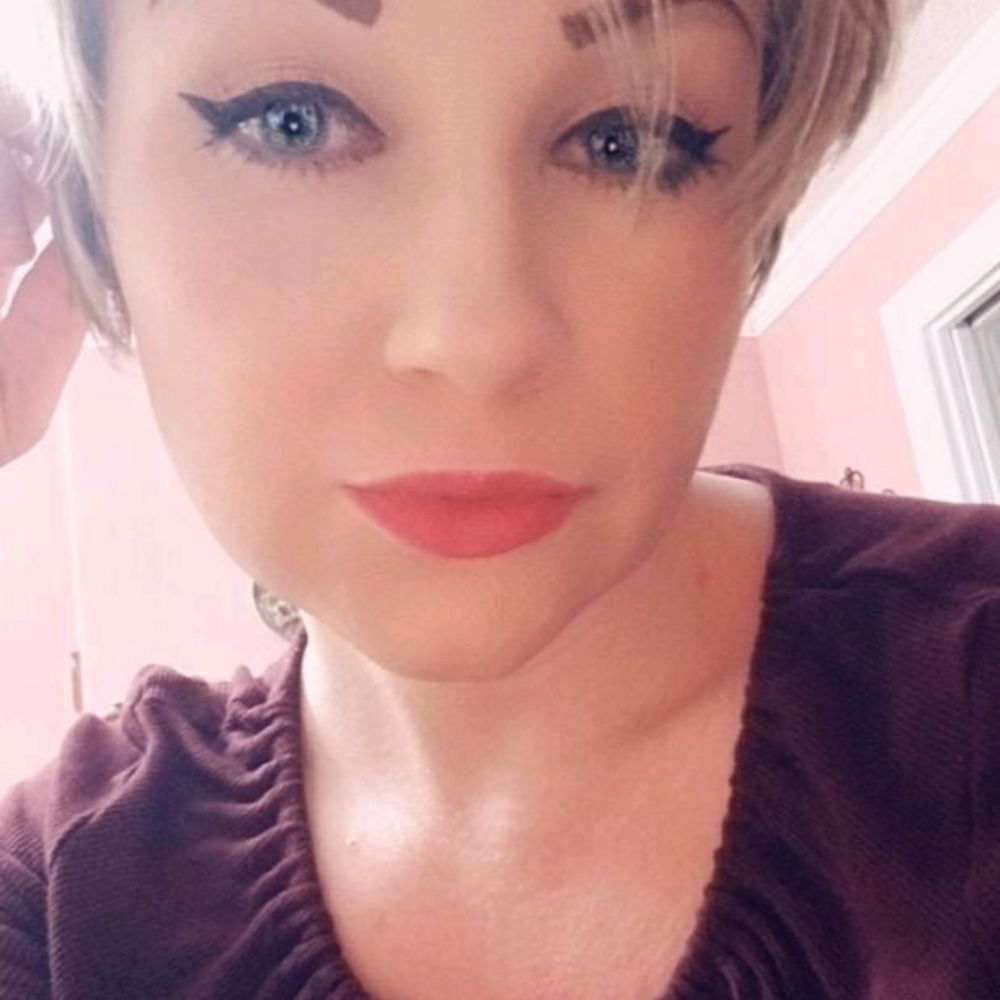 Meet your Posher, Esther